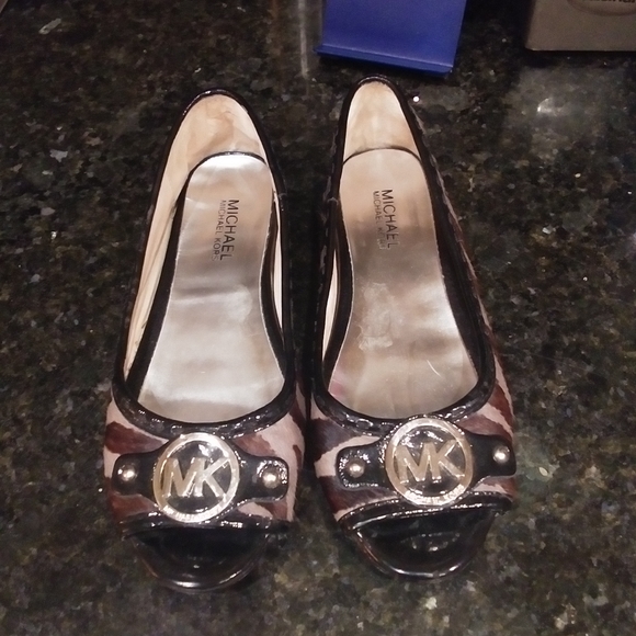 Michael Kors Flats shoes - Picture 2 of 7